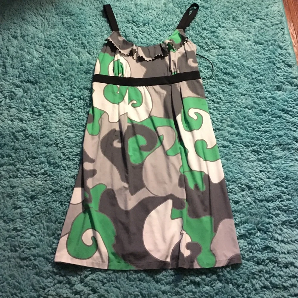 SIMPLE Dress - Picture 1 of 2